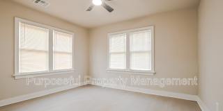 2201 Glen Ellyn Street Gallery 21