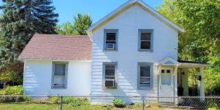 Renovated Four-Bedroom House in a Great Location Gallery 1