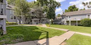 Students Welcome! Move In Special-$200 Off 1st Months Rent! Fantastic & Classy 2-Bed 2-Bath Ranch-Style 2nd Floor Condo Gallery 5