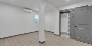 2402 N Kansas Street Gallery 21