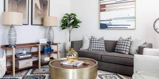 The Cardinal Gallery 6