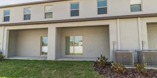 Modern 3BR/2.5BA Townhome with Pool Access & Deposit-Free Living! Gallery 23