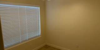 wonderful 3 bedroom townhome with a great location! Gallery 30