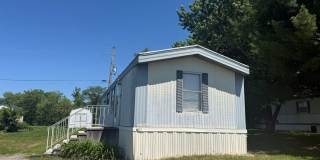 2 Bedrooms | 1 Bathroom | $1,025/Month – Lot Rent Included Gallery 1
