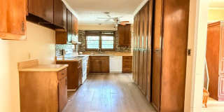 4 Bed / 2 Bath Spacious Home – Perfect for Families or Roommates Gallery 1
