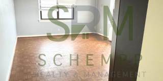 Updated 2BR/2BA on Bardstown Road with all utilities included now available! Gallery 11