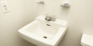 Oakland Gardens Apartments Gallery 17