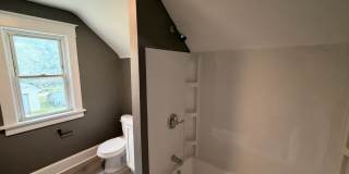 Charming 3 Bedroom Home with Screened Porch and 2 Car Garage Gallery 12