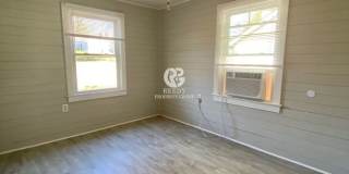 Remodeled 2 bedroom / 1 bathroom home available now! Gallery 10