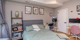1815 INGERSOLL Street Gallery 26