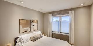 Downtown 2 BDR / 2BA - Walk to Everything Gallery 22