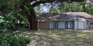 Large 2BED/2BA Townhome Gallery 1