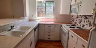 4 bed 2 bath house available now! Gallery 5