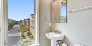 GREAT LOCATION!! Stunning 3BD/3.5BA luxury 4-level townhouse! Gallery 53