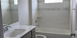 Gorgeous 3-4 bedroom Home off Becker Gallery 36