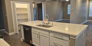 Beautiful 3 Bedroom 2 Bathroom home Gallery 16