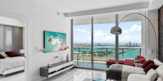 900 Biscayne Boulevard Gallery 4