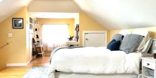 Gigantic 3 bed duplex unit in Oak Square Gallery 18