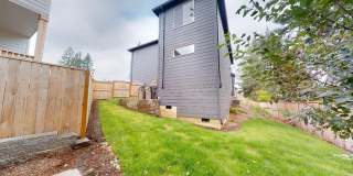 *Contemporary Home, Stylish Luxury, Central Air, Pet Friendly, Fenced Yard Gallery 28