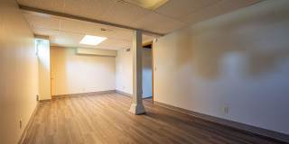 2 Bedroom / 1 Bath Duplex with Garage in Askarben! Gallery 15