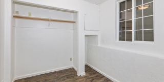 West Oakland 3 Bedroom Flat! Gallery 13