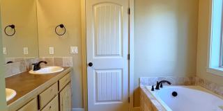 Beautiful 3 bed 2 bath home in The Preserve Subdivision just off Linder  Ln in Eagle. Gallery 40
