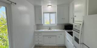 Spacious & Bright 2 Bedroom Apartment in Prime Long Beach Location Gallery 6