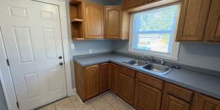 Charming 2 Bedroom home in Ashley Park Gallery 5