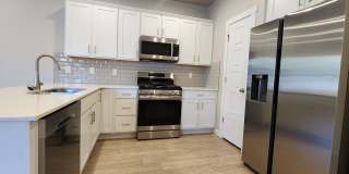 $2,000 OFF 4-bed, 3.5-bath Townhome Available Now! Gallery 4