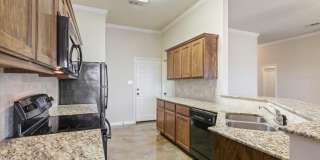 3BR / 2BA Duplex in Hewitt, Texas | Midway ISD Gallery 13