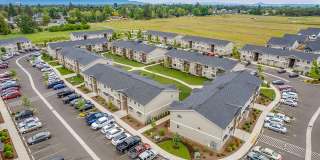 Country Living with Modern Flair: Wake up to the sounds of nature, Live Minutes from Everything Gallery 17