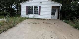 3 Bedroom | 2 Bathroom | 1,100 square feet | Merriam Woods MO! Gallery 1