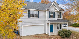 Gorgeous 3 Bedroom Home, with Updated Kitchen, LVP Floors, Fenced Yard, Premium Finishes, Pet Friendly! Gallery 1
