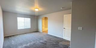 Townhome w/ 2 car garage, A/C-Newer, Low Maintance, & Conviniently Located Gallery 10