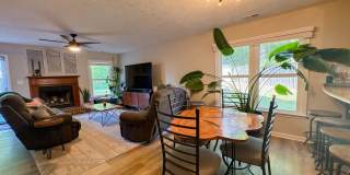 Coming Soon! 3 Bedroom 2 Bathroom-Dogs okay! Gallery 7