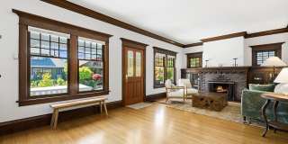 Spacious Ravenna Craftsman! Gallery 24