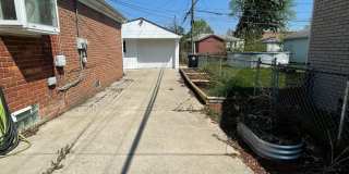 Stunning 3 Bedroom Oasis in Livonia-Move-In Ready!! Gallery 21