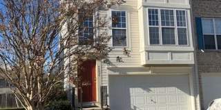 Beautiful end unit townhome with 3 finished levels Gallery 1