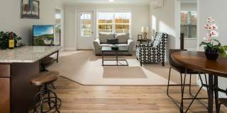 Hudson Square Gallery 4