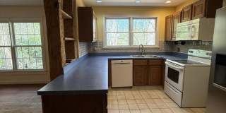 130 SPRINGWOOD Drive unit: Rental Unit Gallery 9