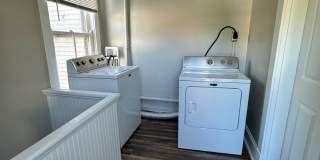 Beautiful Lower Unit in Duplex on Marcum Park Downtown!!!! Gallery 9