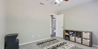 Charming 3/2/2 with Private Fenced Backyard! Gallery 21