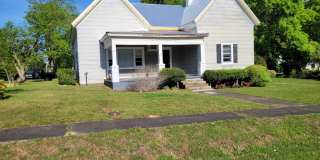 Madison Co. –3Bedroom, 1 Bathroom- Comer, GA – QUIET NEIGHBORHOOD – HOME SITS ON BEAUTIFUL CORNER WITHIN THE CITYLIMITS! Gallery 1