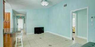 238 SW Grove Avenue Gallery 26