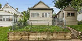 Large Single Family House Gallery 1