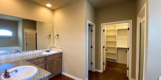 4 Bedroom Single Family Home:  Available Now! Gallery 17