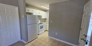 Studio garage apartment Gallery 7