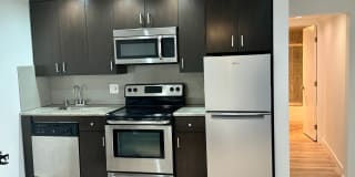 2405 Roscomare Rd LLC Gallery 22