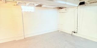 7411 Stout Street Gallery 23
