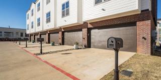 Exquisite 3-bedroom, 3.5-bath, 2-car garage townhome in downtown Tyler! Gallery 1